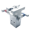 Comfit Direct Mounting 2-Valve Manifold, FNPT x Flange x FNPT, 316 Stainless Steel