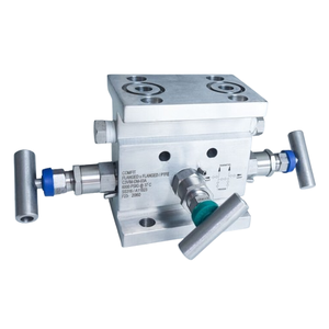 Flange x Flange Comfit Direct Mounting 3-Valve Manifold, 316 Stainless Steel