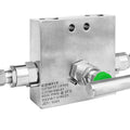 Comfit Remote Mounting 3-Valve Manifold, FNPT, 316 Stainless Steel